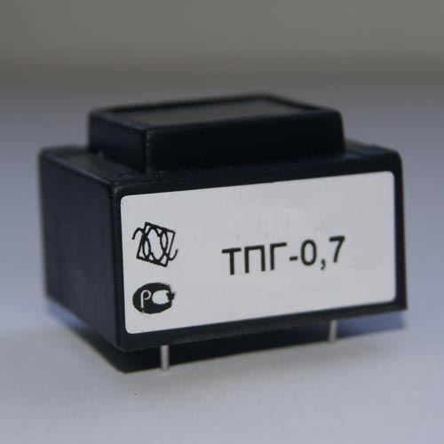 Однофазный трансформатор напряжения ТПГ-0,7